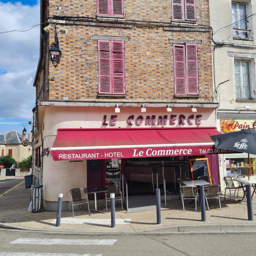 ホテル Le Commerce Pont-Sur-Yonne エクステリア 写真